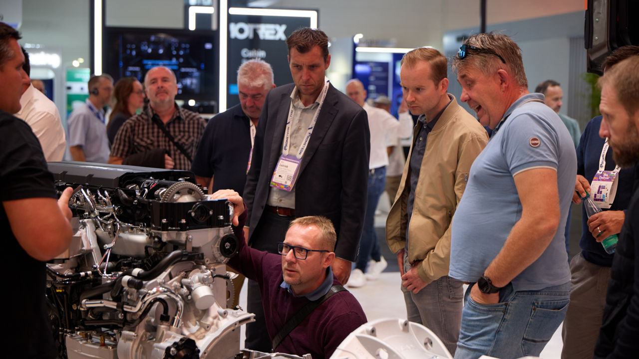 16_9 - 2400 x 1350 px-MAN-IAA-9.jpg